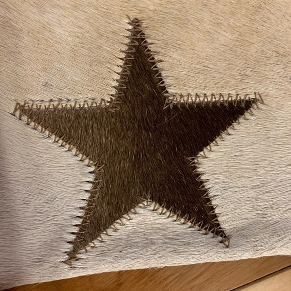 Cowhide and suede zippered pouch with star - Picture 2 of 7